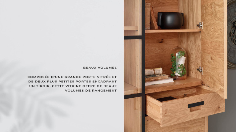 Vitrine 3 portes 1 tiroir FABRIQUE | Une vitrine élégante