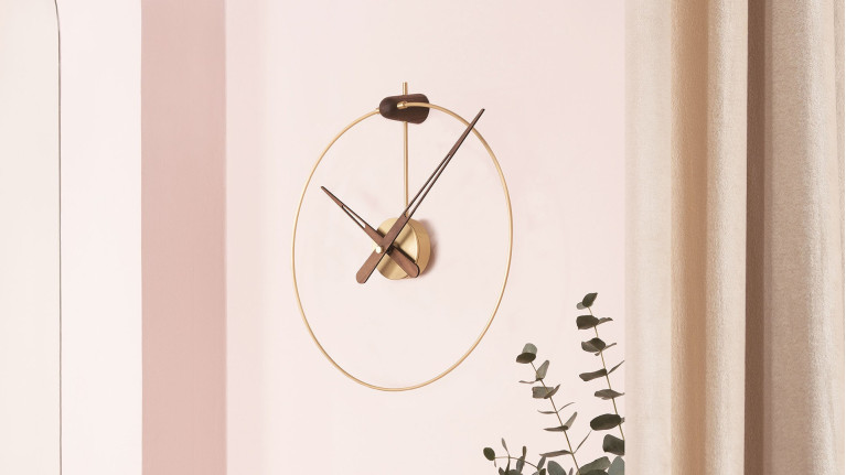 Horloge murale design moderne, bois et laiton, Anda
