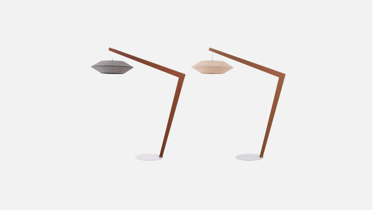 Lampadaire design aux lignes futuristes géométriques Ovni