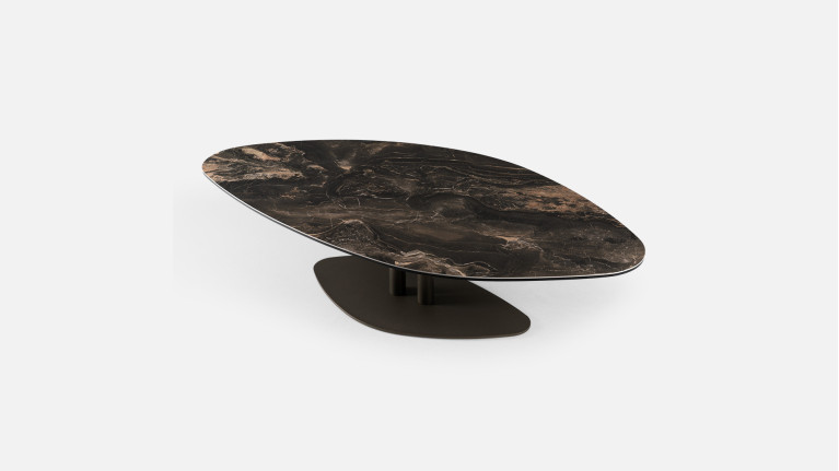 Table basse au style organique en céramique et métal, Bossa