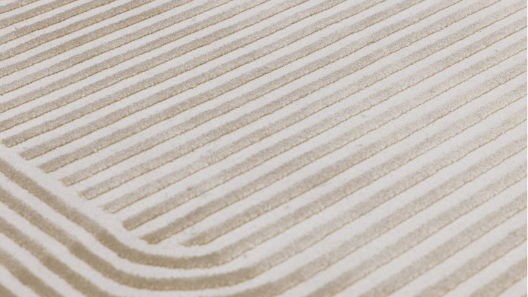 Tapis design aux lignes pures, forme graphique, Kuza Shape