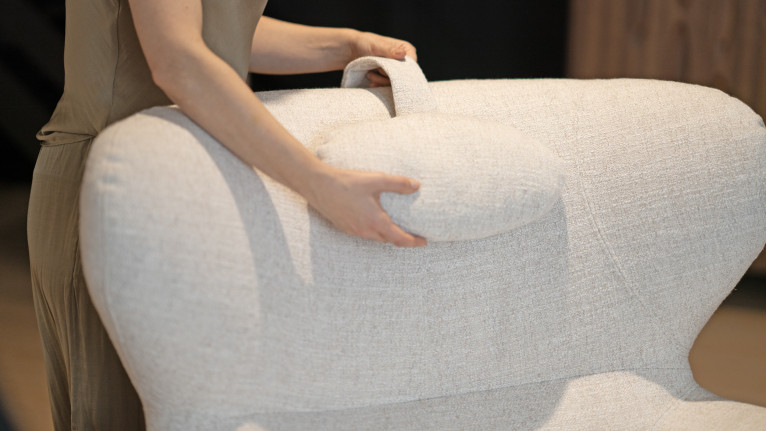 Fauteuil relaxation en tissu COCOON | Un style scandinave