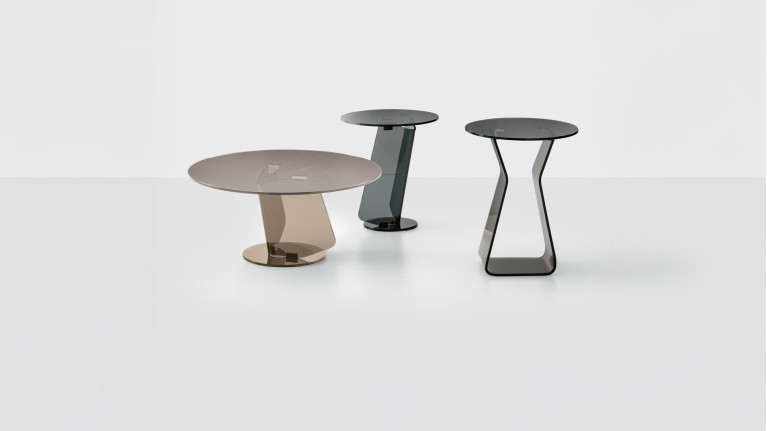 Table basse MIRAGGIO | Design en verre courbé et plateau trempé