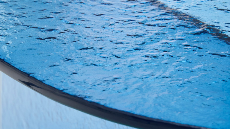 Table basse ISOLA en verre fusion | Table basse sculpturale