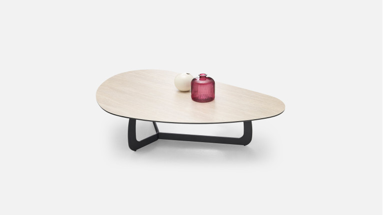 Table basse SOHO - Plateau céramique et piètement fer laqué noir