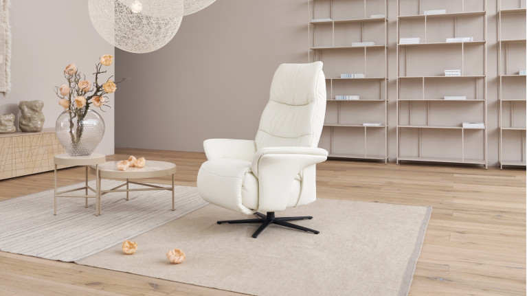 Fauteuil relaxation pivotant électrique Himolla ADELE