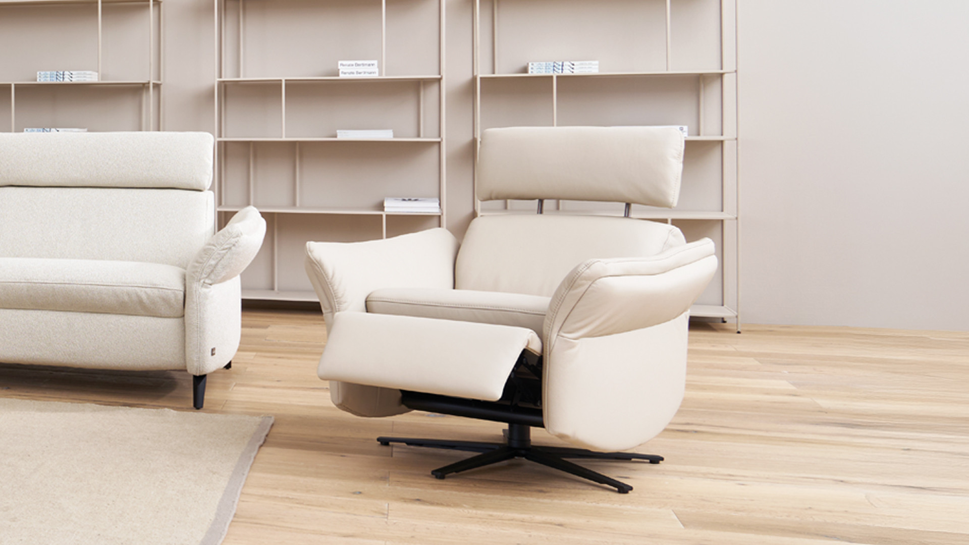 Fauteuil relaxation manuel pivotant cuir Himolla - LENNON
