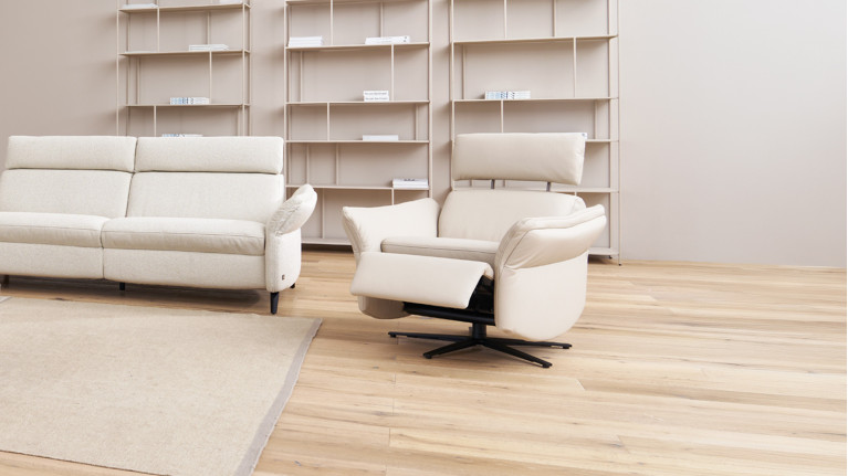 Fauteuil relaxation manuel pivotant cuir Himolla - LENNON