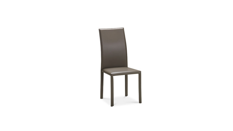 Chaise MAEVA - Jolie chaise en cuir au coloris personnalisable. Un modèle classique toujours efficace pour une déco soignée.