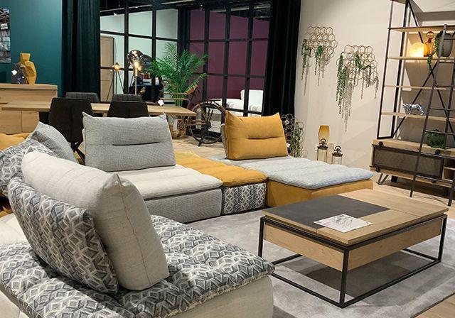 Un salon haut de gamme avec les collections de canapés modulables et personnalisables Mobilier de France Sarreguemines